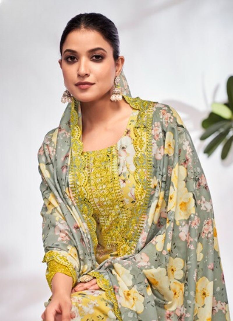 Beautiful floral printed kurta set in parrot green