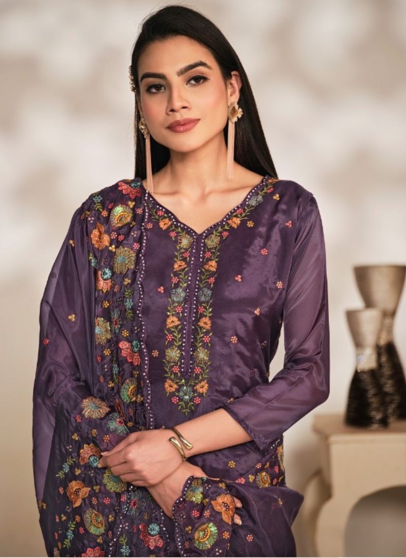 Floral Embroidered Lace Detail Kurta With Trouser & Dupatta in wine