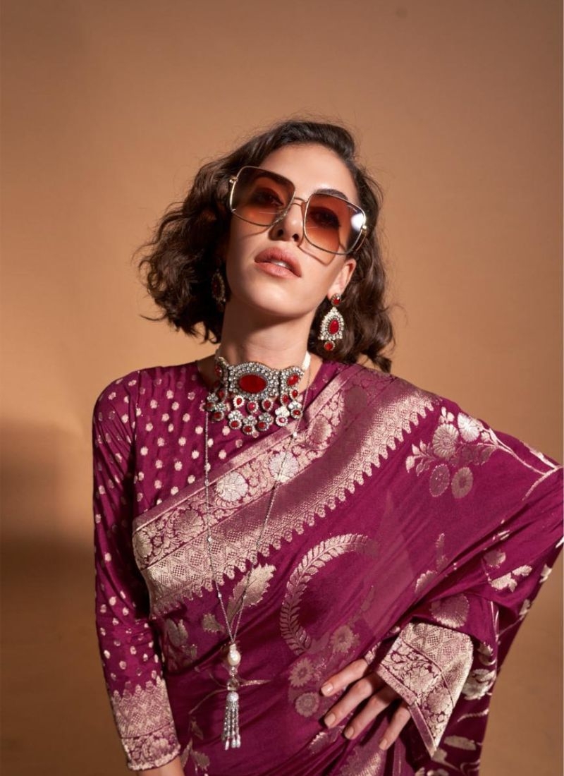 Beautiful georgette handloom weaving saree in wine