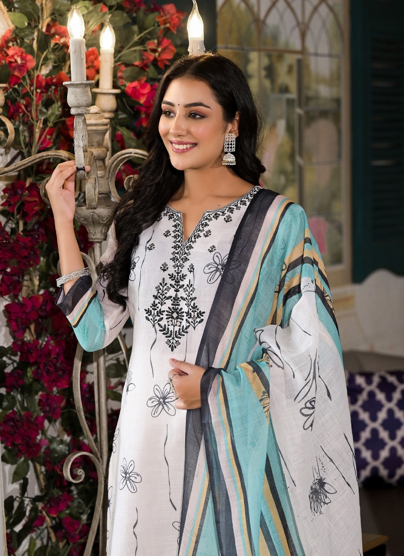 Women cotton printed kurta and dupatta set in Sky Blue