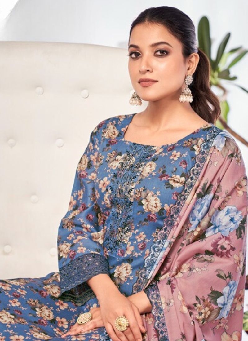 Beautiful floral printed kurta set in navy blue