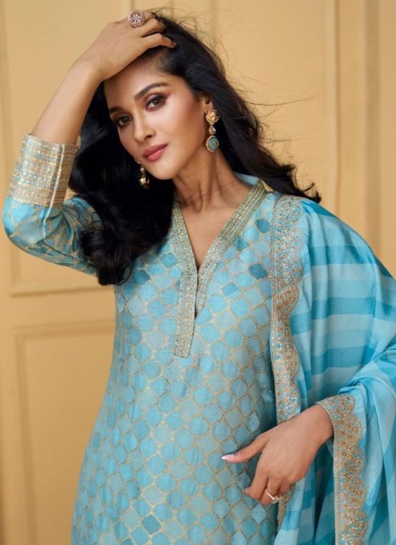 Elegant digital embroidered viscose silk pantsuit in sky blue