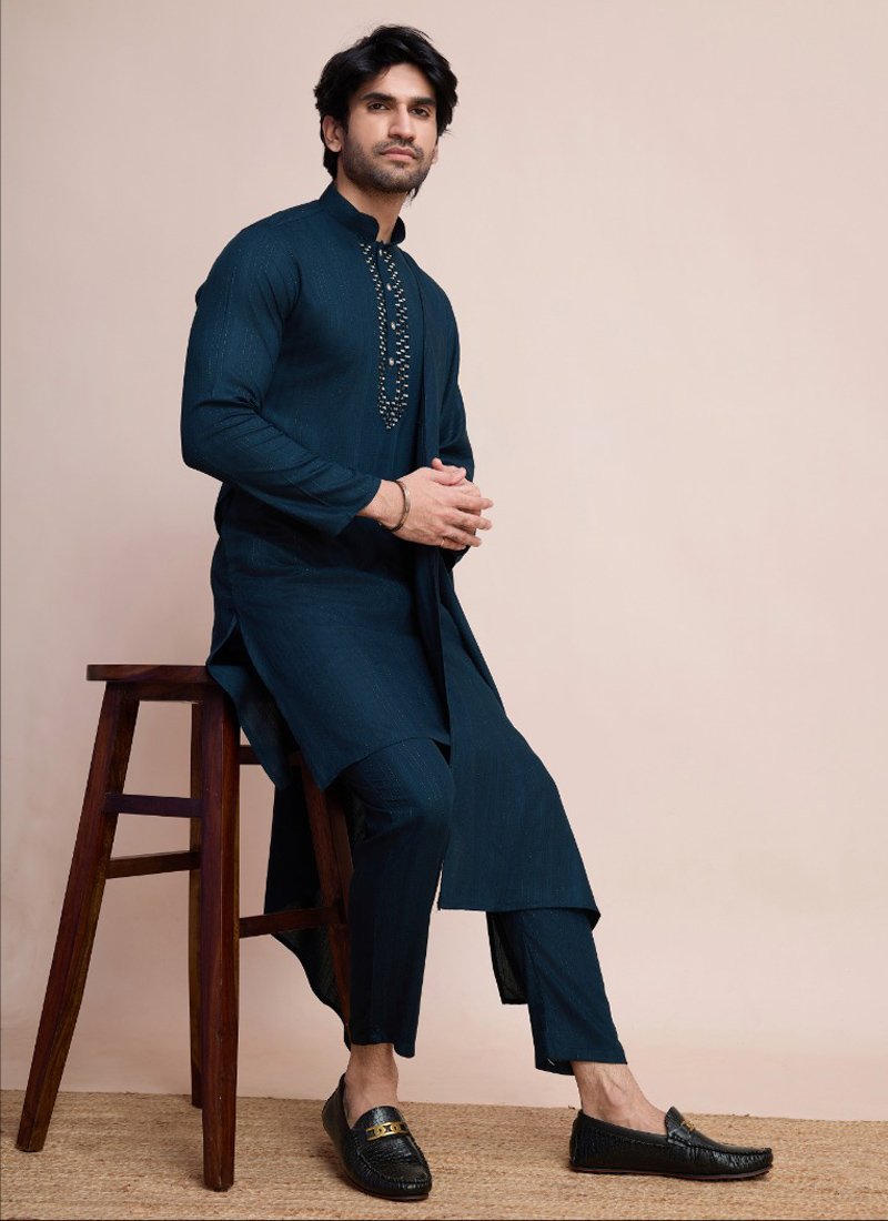 Traditional zari weaving viscose men's kurta set in royal blue