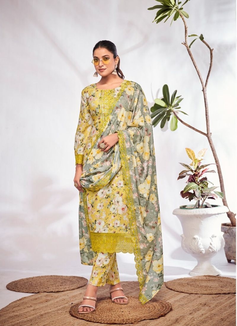 Beautiful floral printed kurta set in parrot green