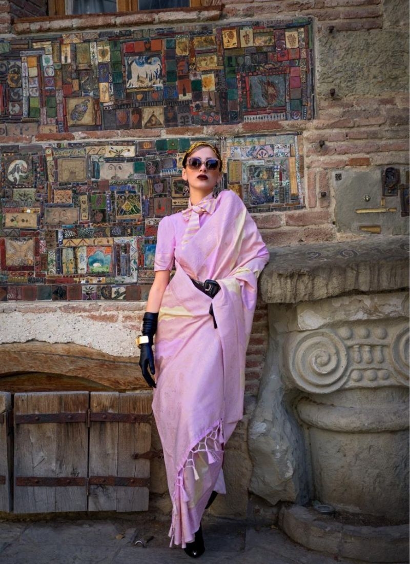 Exquisite hand weaving silk saree in purple