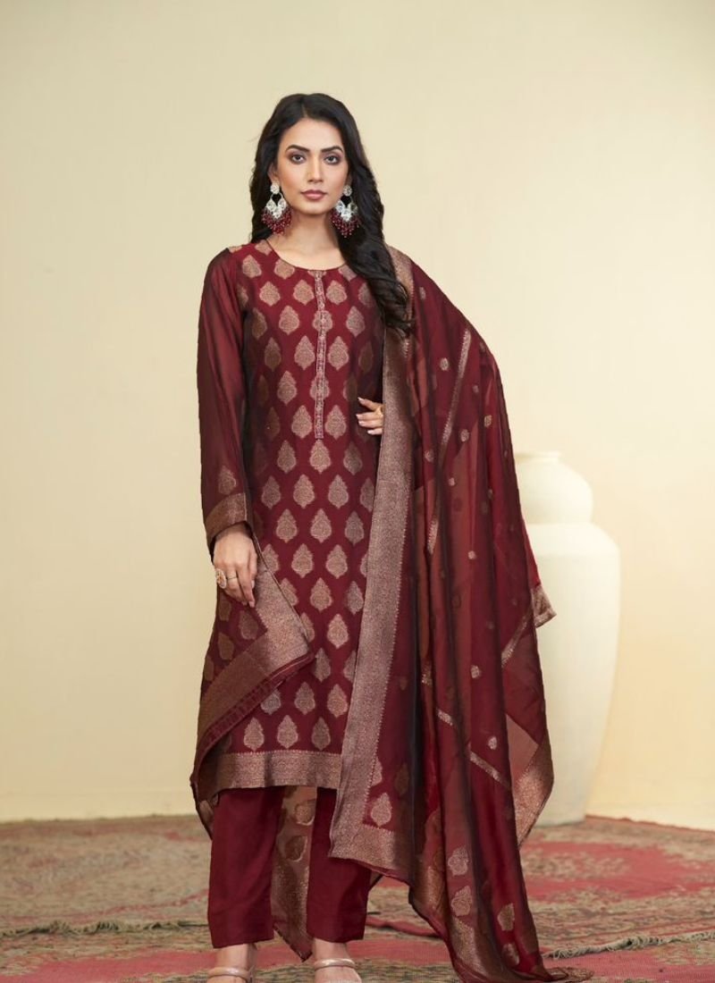 Beautiful jacquard printed silk kurta pantsuit in maroon