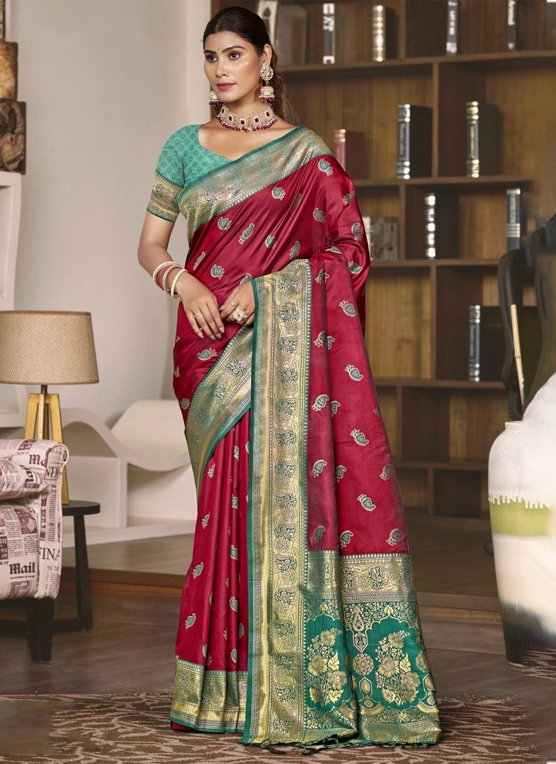 Exquisite woven pattern Chaitanya silk saree in magenta