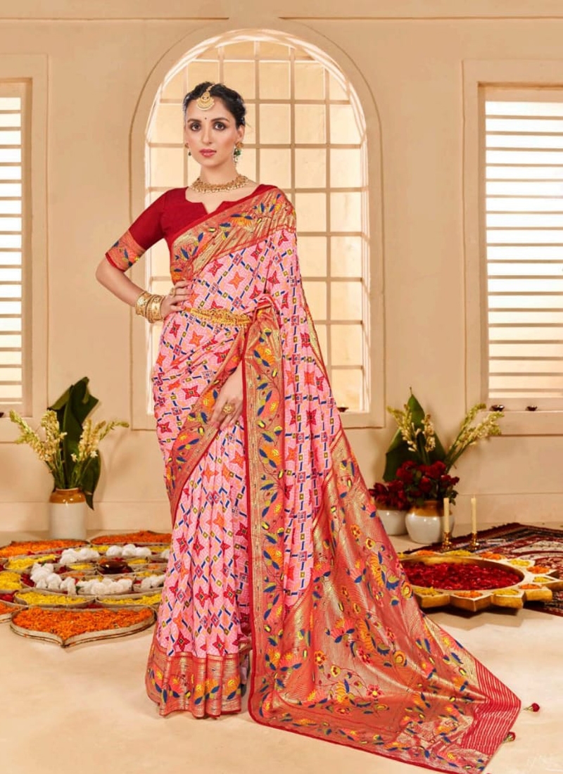 Indian classical silk saree with foil print light Pink