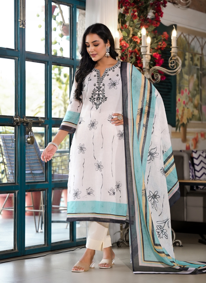 Women cotton printed kurta and dupatta set in Sky Blue