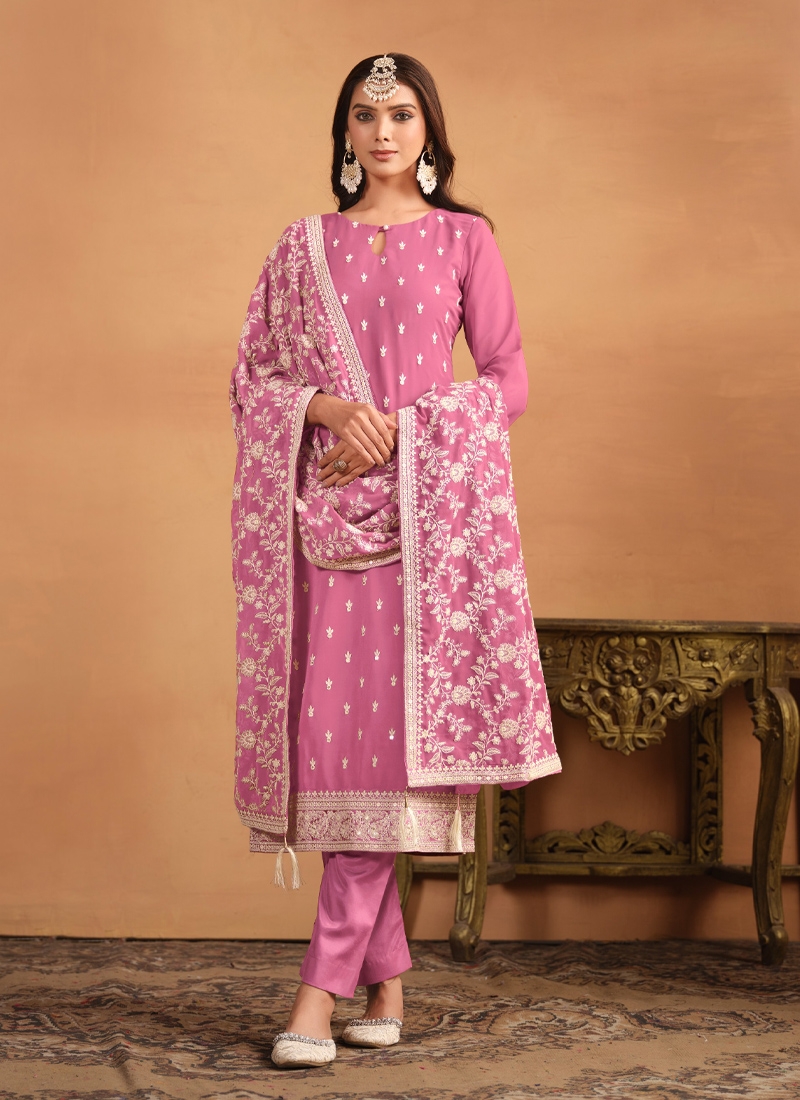 Heavy embroidered and designer kurta pant set in Pink