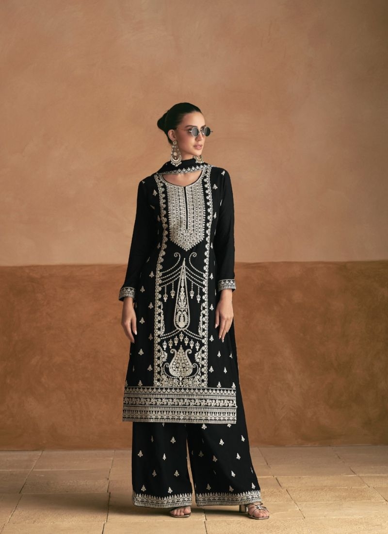 Women straight kurta with pant and dupatta in black