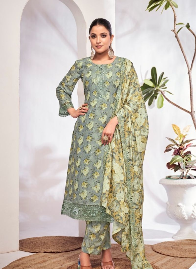 Beautiful floral printed kurta set in dark green