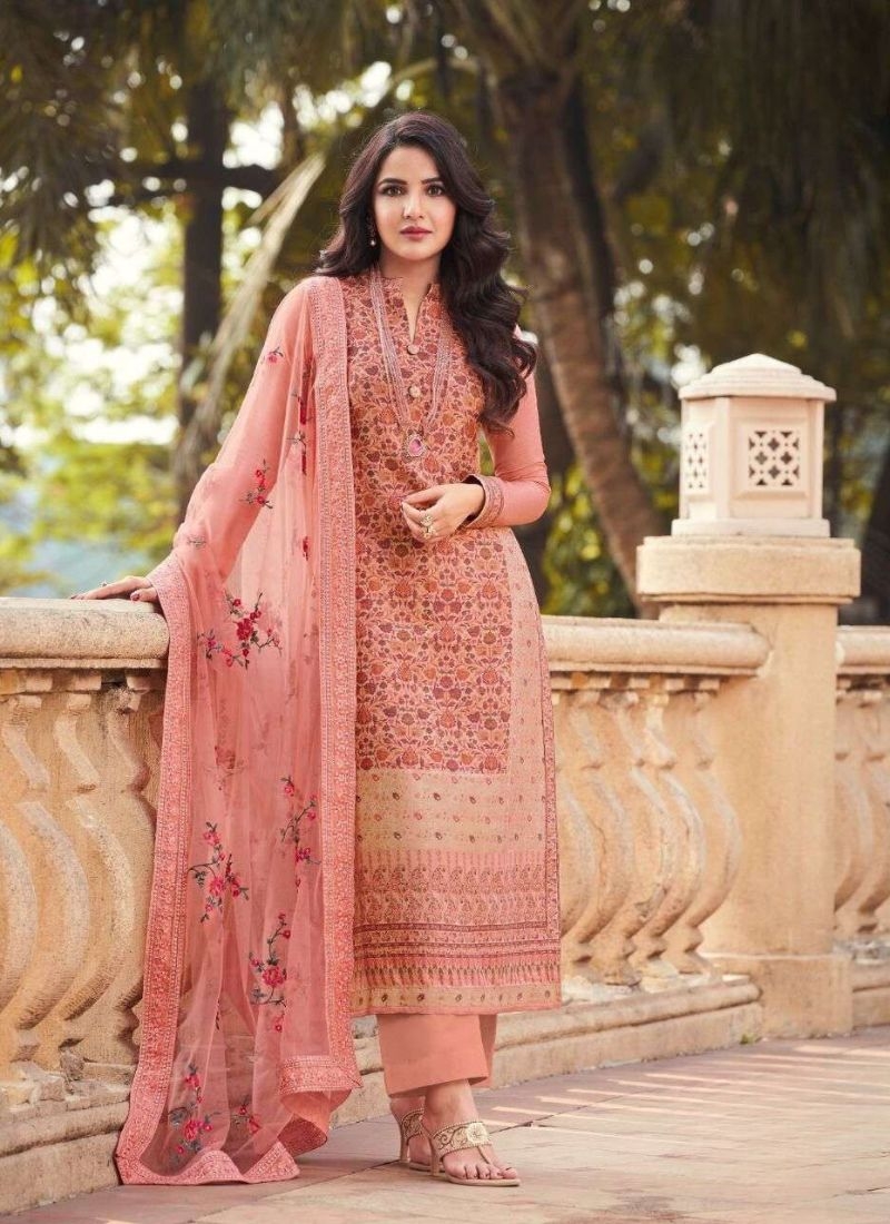Stylish viscose pantsuit with jacquard pattern in peach