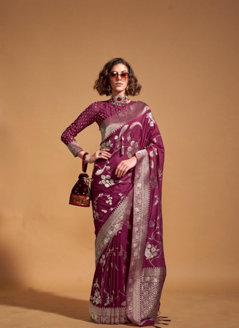 Beautiful georgette handloom weaving saree in wine