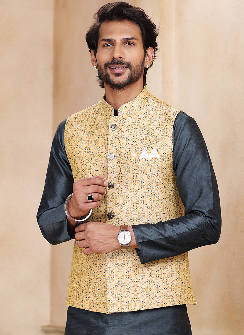 Banarasi Silk Kurta Sets With Jacket in Cream