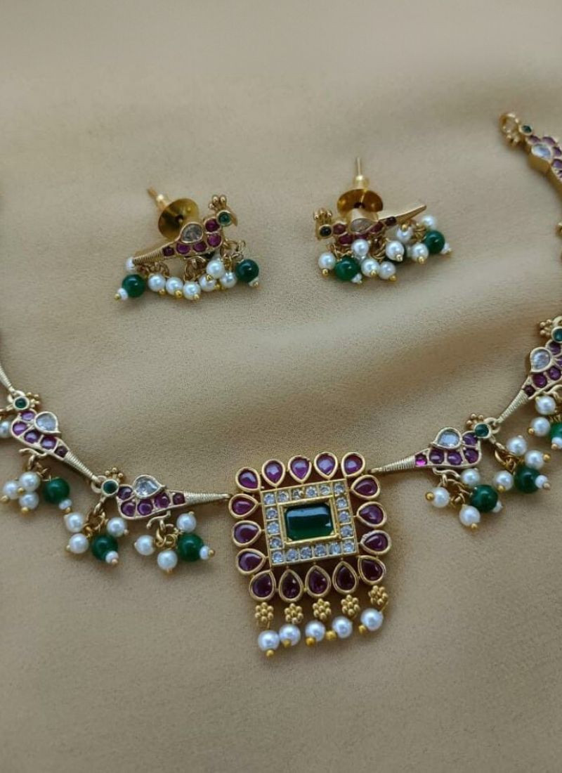 Kemp Stone Studded Necklace Set