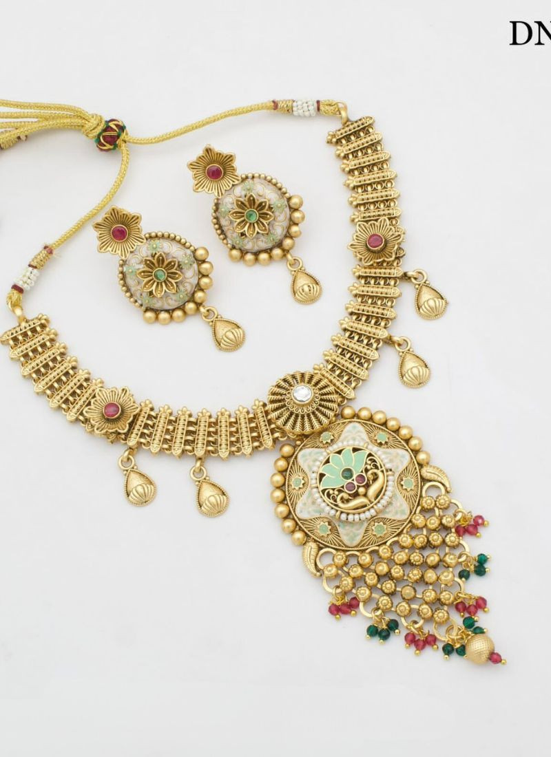Beaded Stone Studded Necklace Set