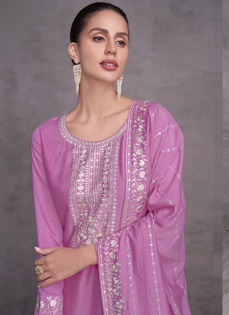 Embroidery Silk Suit Set in Peach Pink