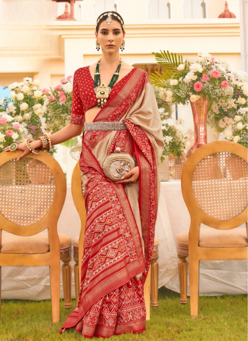 Sigma Silk Saree With Belt In Red